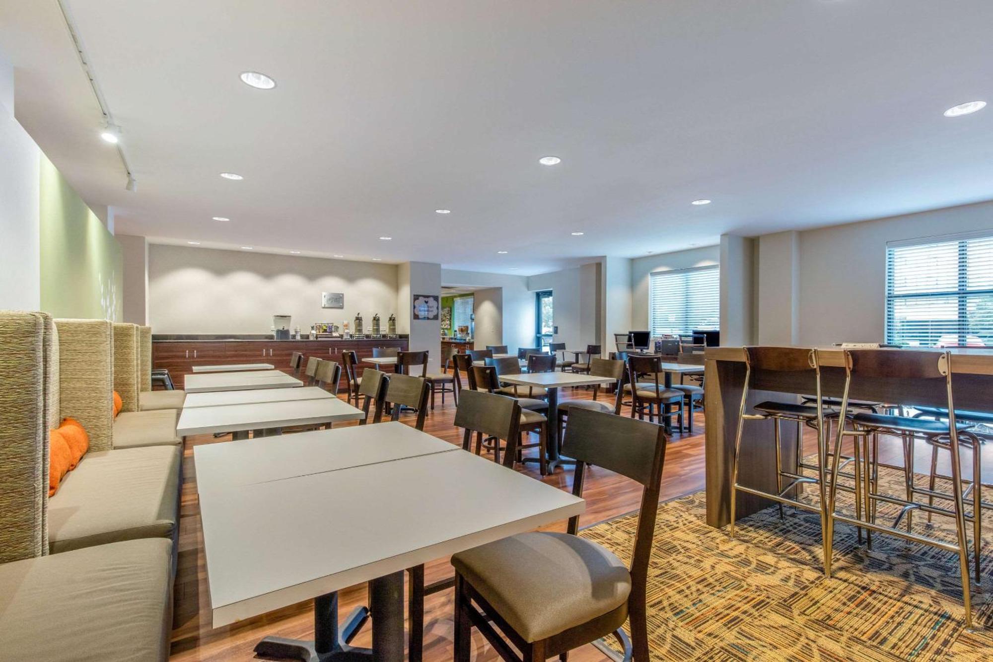 Mainstay Suites St Louis Airport Бриджтон Экстерьер фото