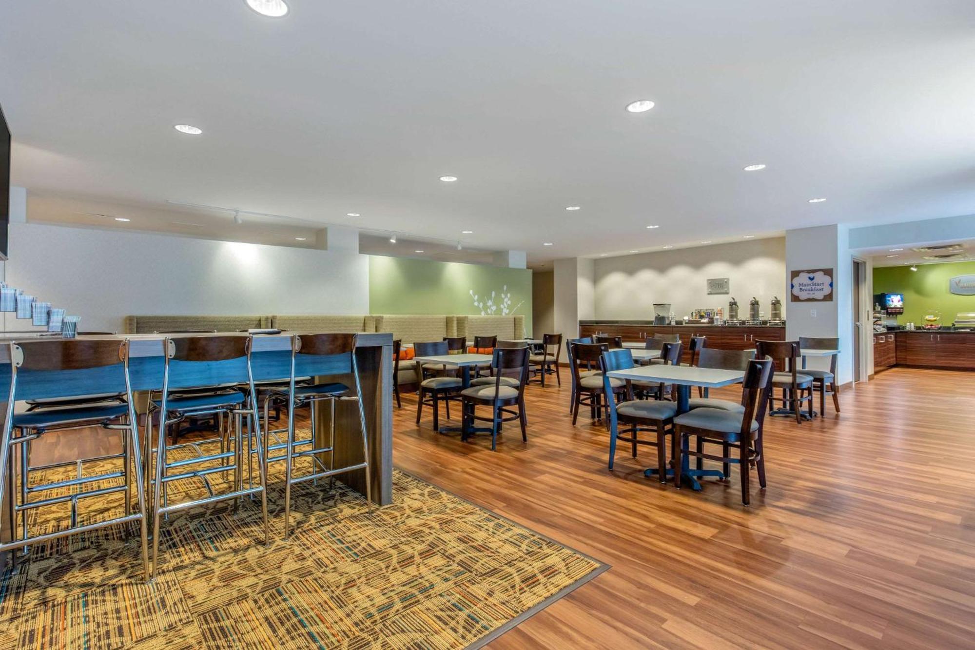 Mainstay Suites St Louis Airport Бриджтон Экстерьер фото