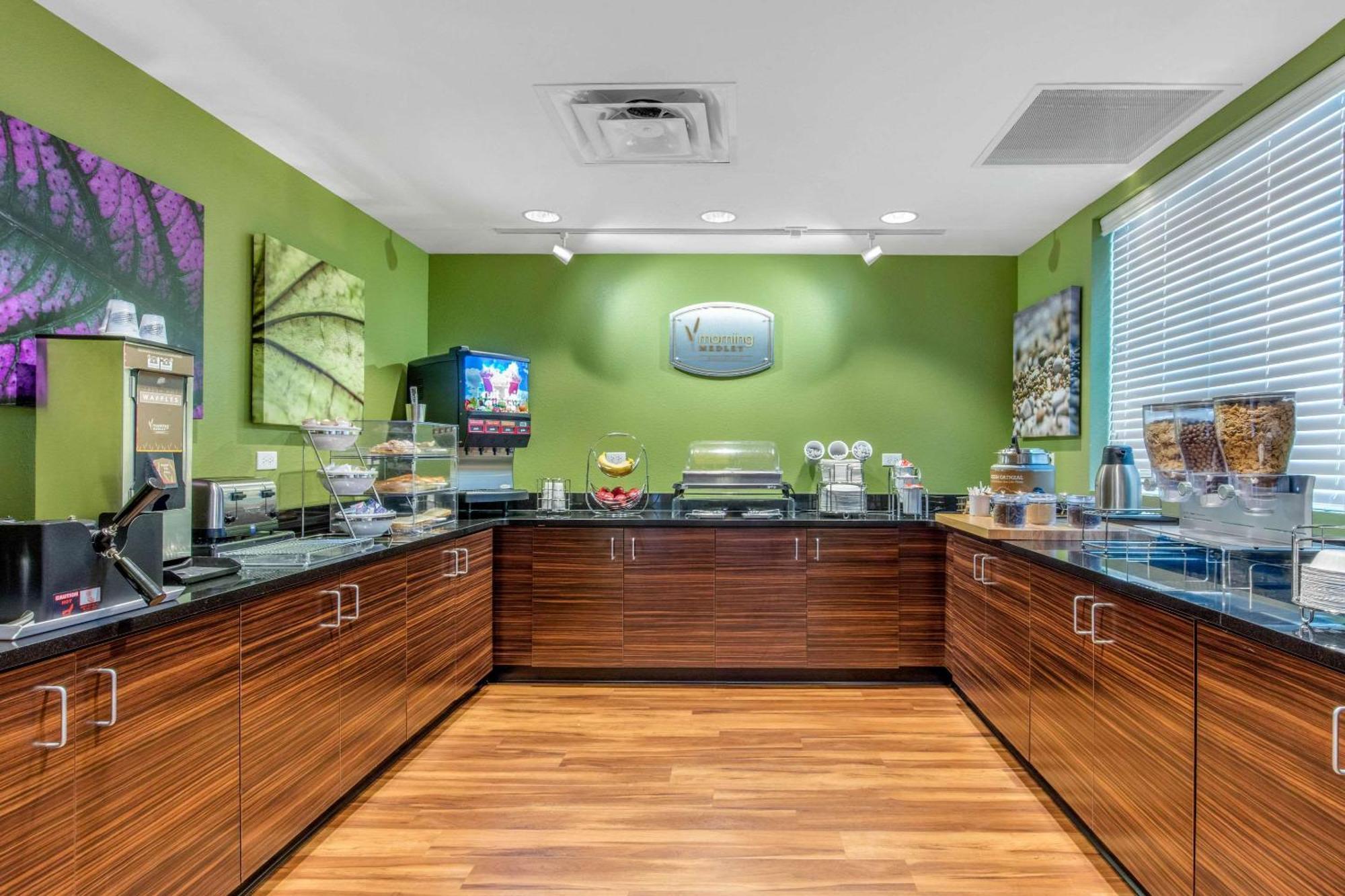 Mainstay Suites St Louis Airport Бриджтон Экстерьер фото